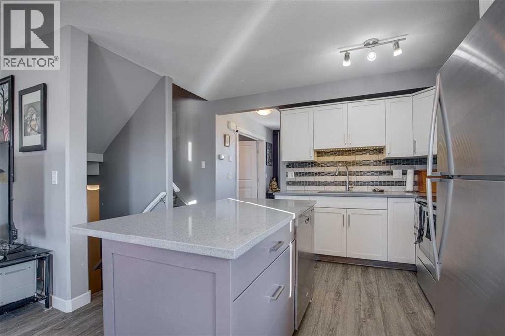 1, 4716 College Avenue - Photo 4 of 32, Lacombe, Alberta