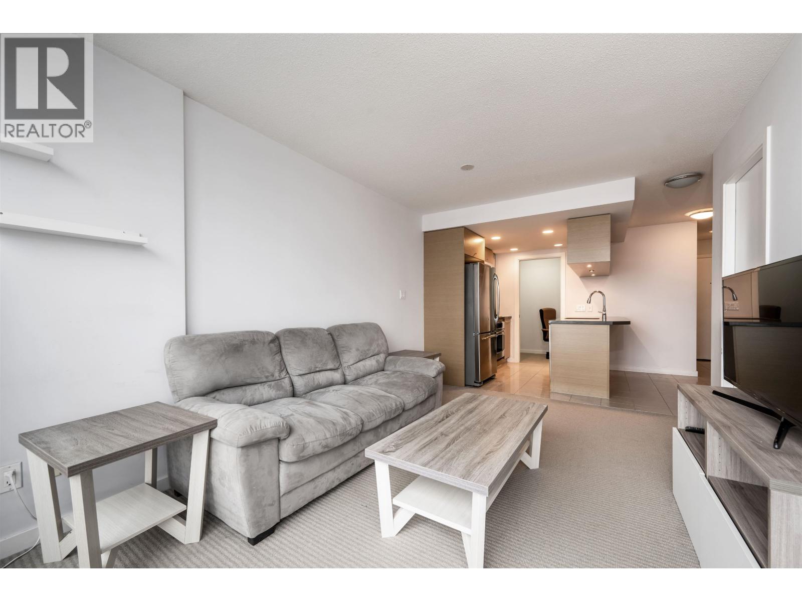 2602 833 SEYMOUR Street - main photo