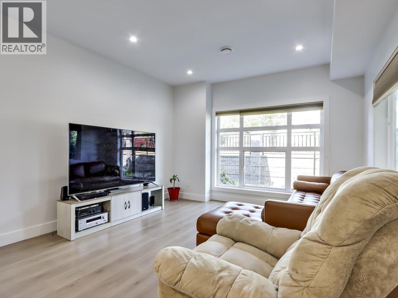 103 906 QUADLING AVENUE, Coquitlam