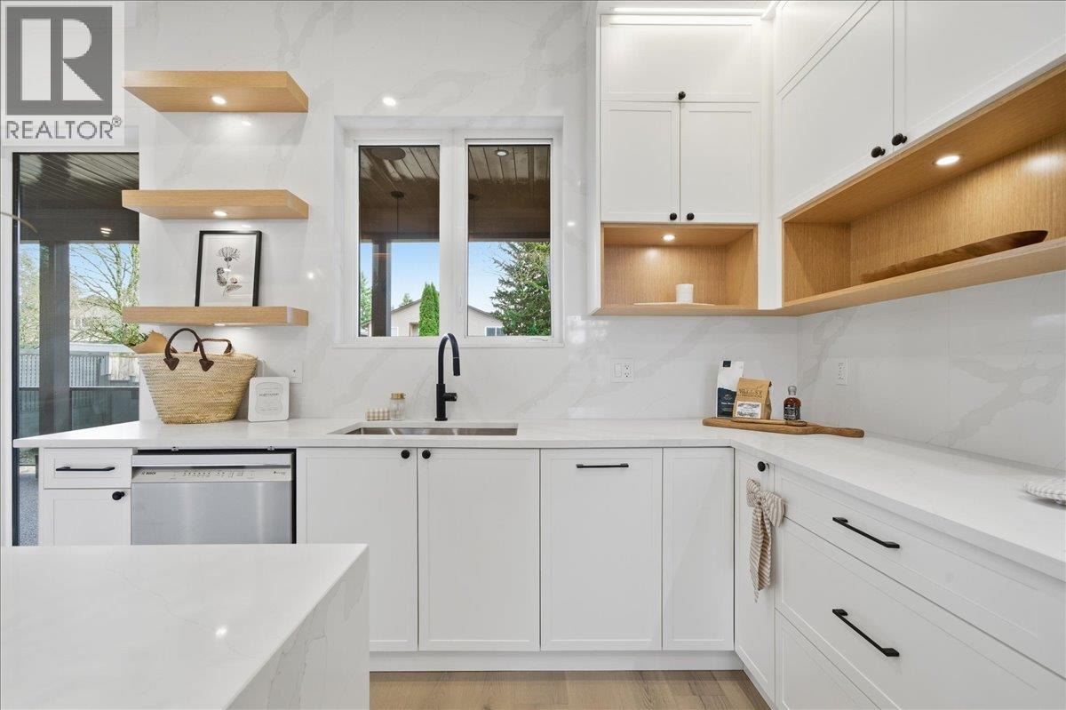 821 PORTER STREET, Coquitlam