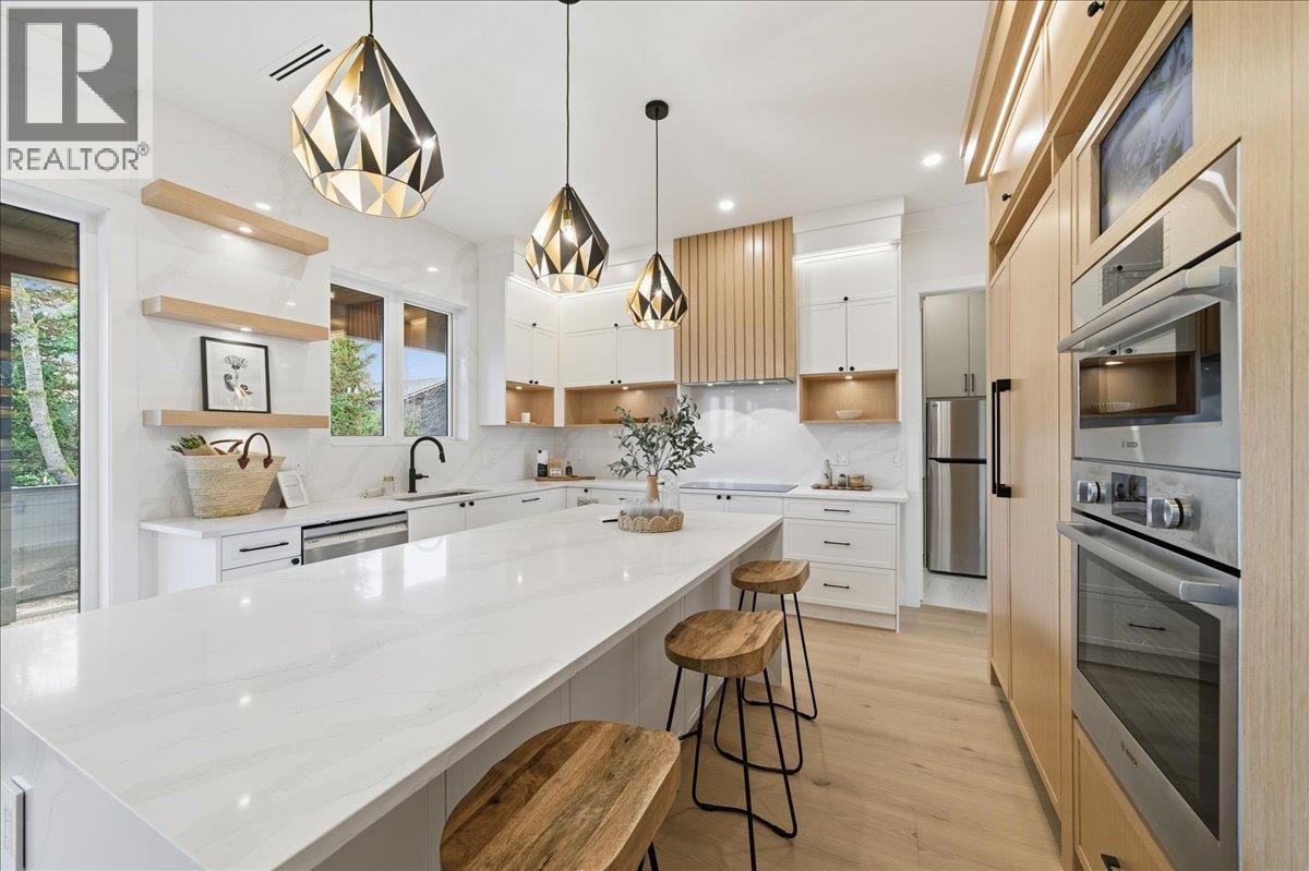 821 PORTER STREET, Coquitlam