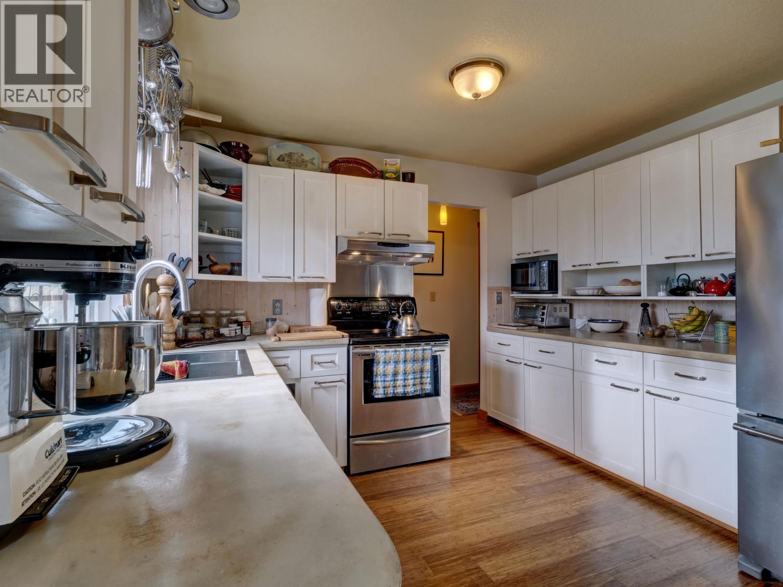 6183 BLIGH ROAD, Sechelt