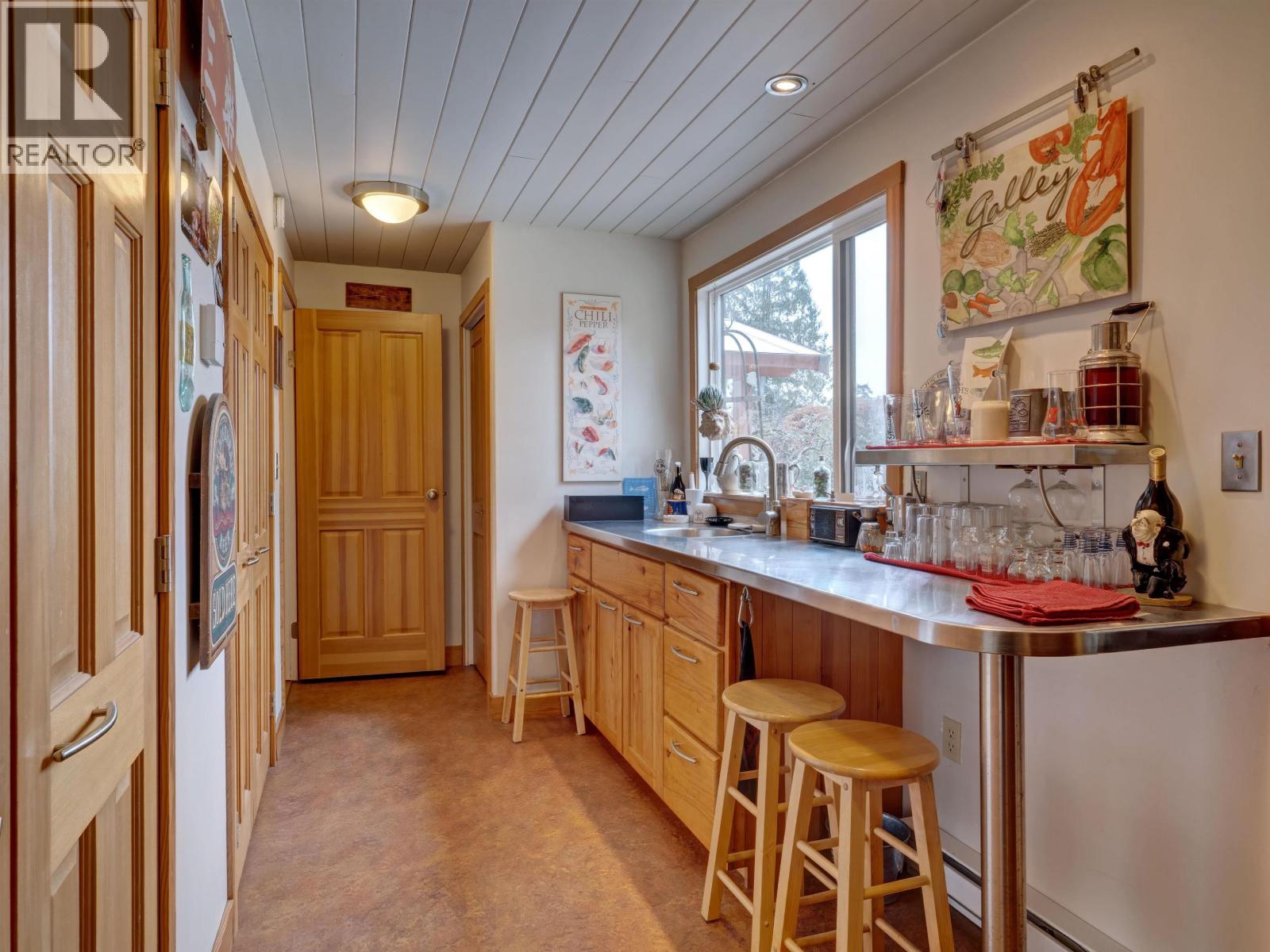 6183 BLIGH ROAD, Sechelt