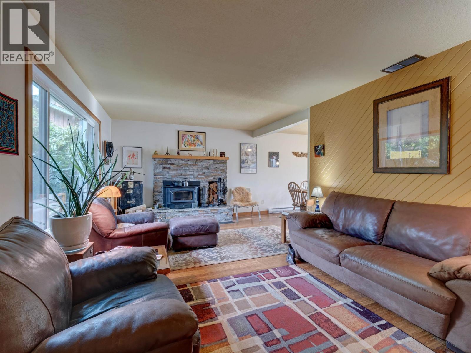 6183 BLIGH ROAD, Sechelt