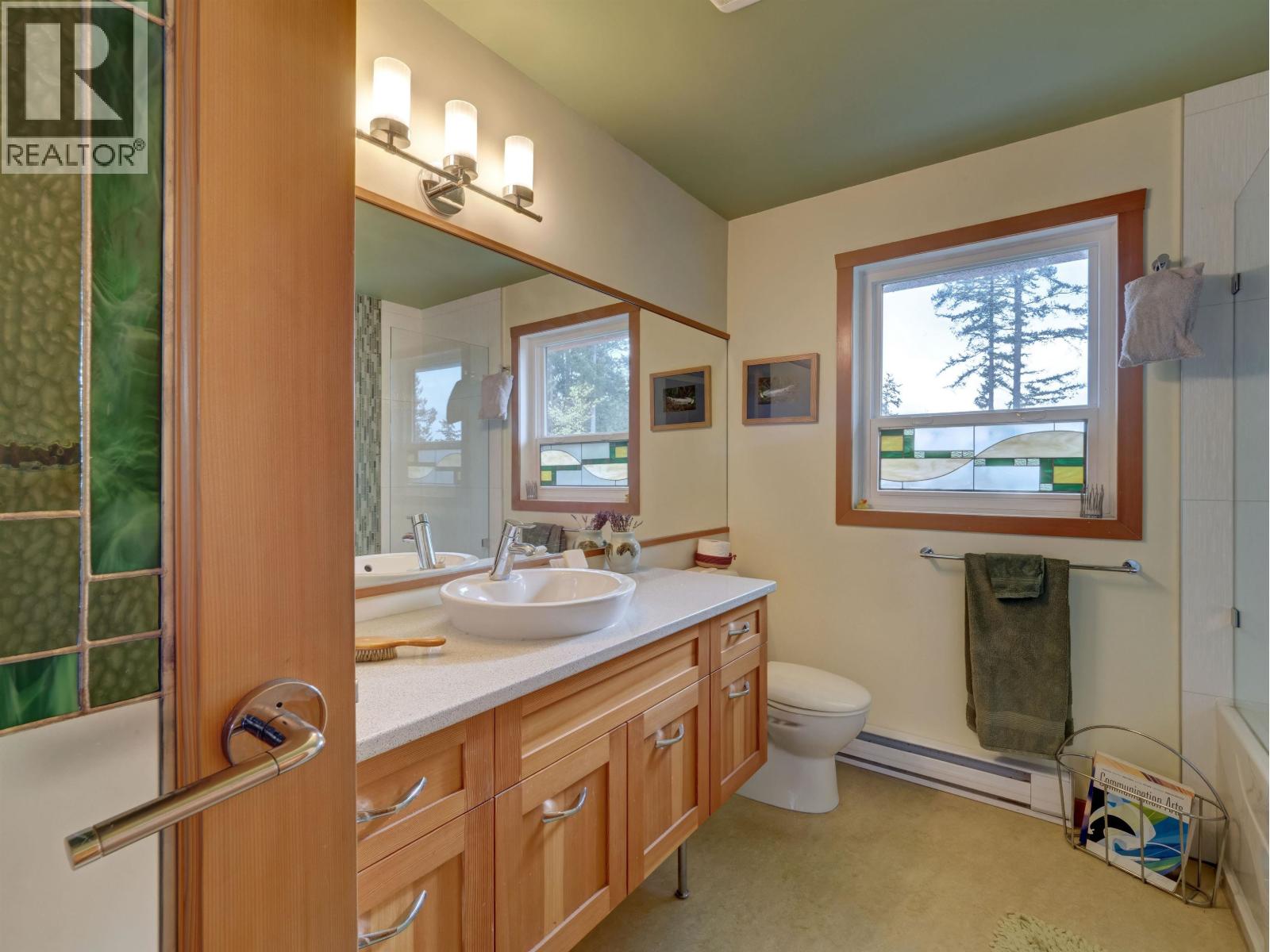 6183 BLIGH ROAD, Sechelt