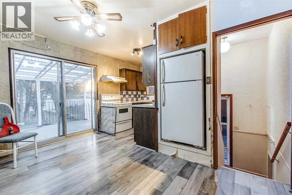 
          219 4 Street Southeast
            <br/>
            <span>Redcliff</span>
            , 
            <span>AB</span>
             <span>T0J2P0</span>
        