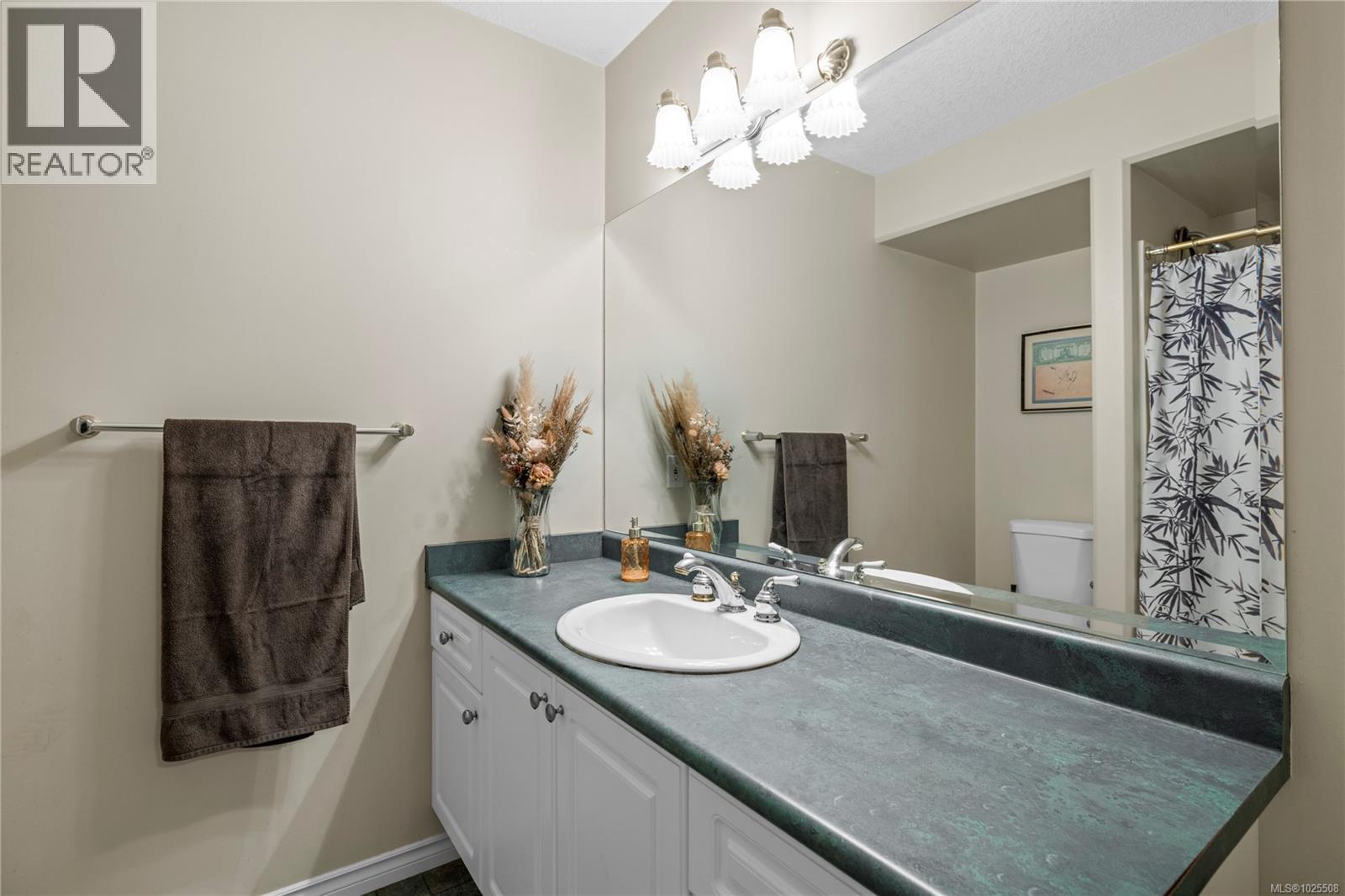 3395 Edgewood Dr, Nanaimo