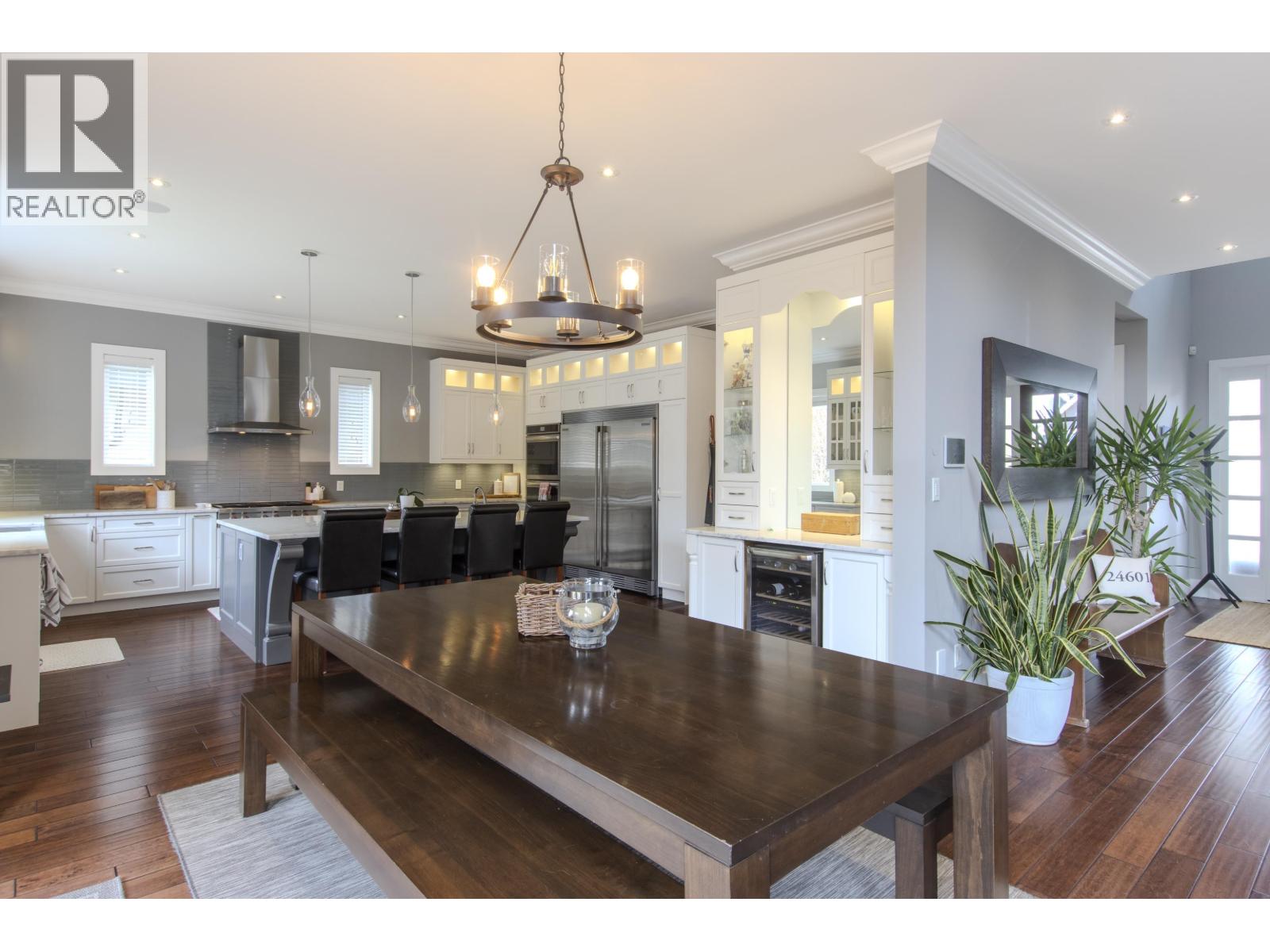 1018 JAY CRESCENT, Squamish