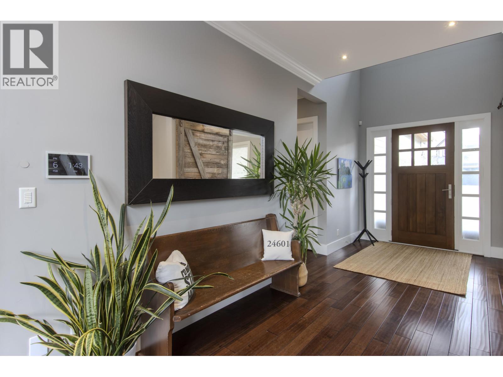 1018 JAY CRESCENT, Squamish