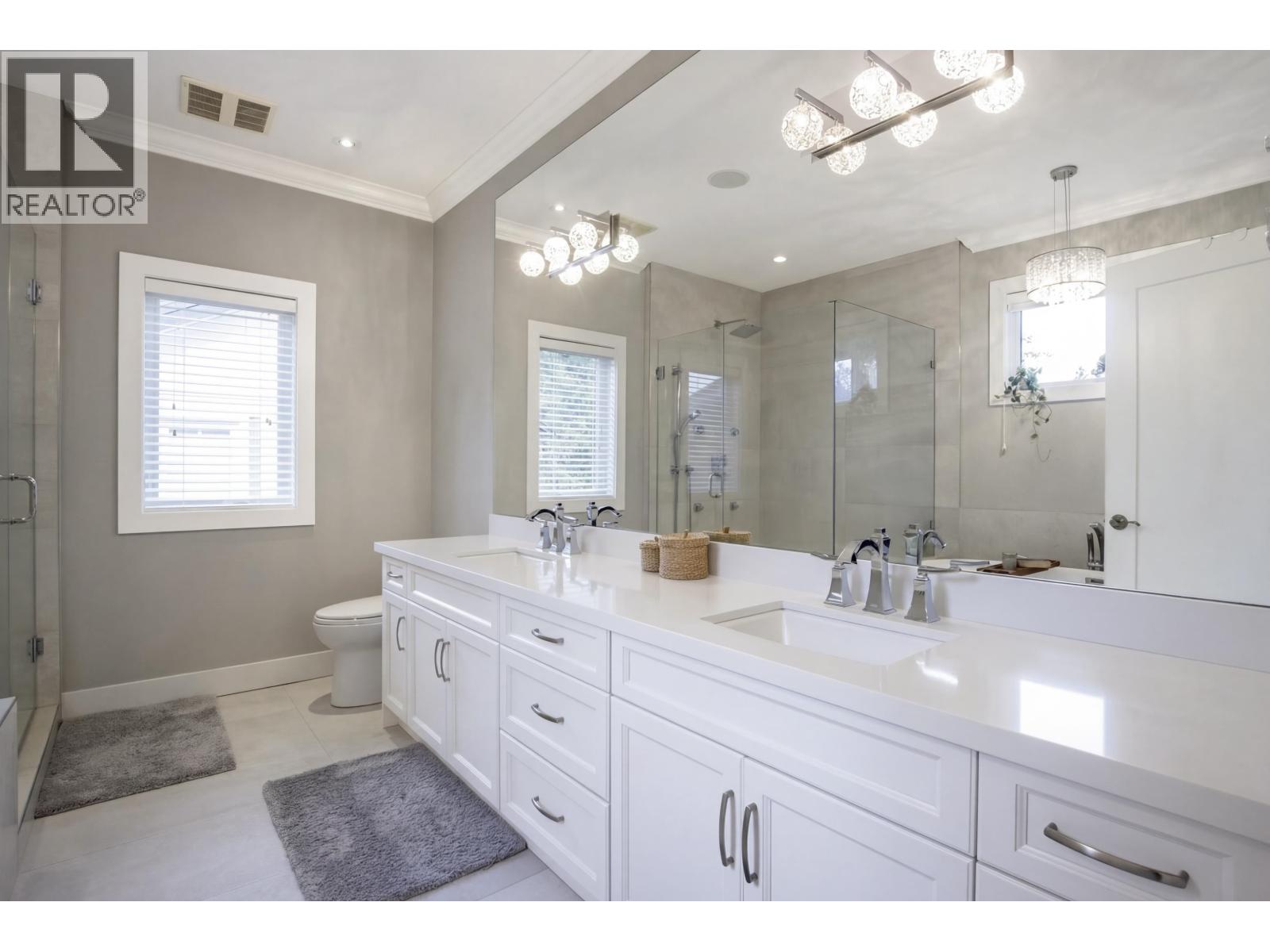 1018 JAY CRESCENT, Squamish