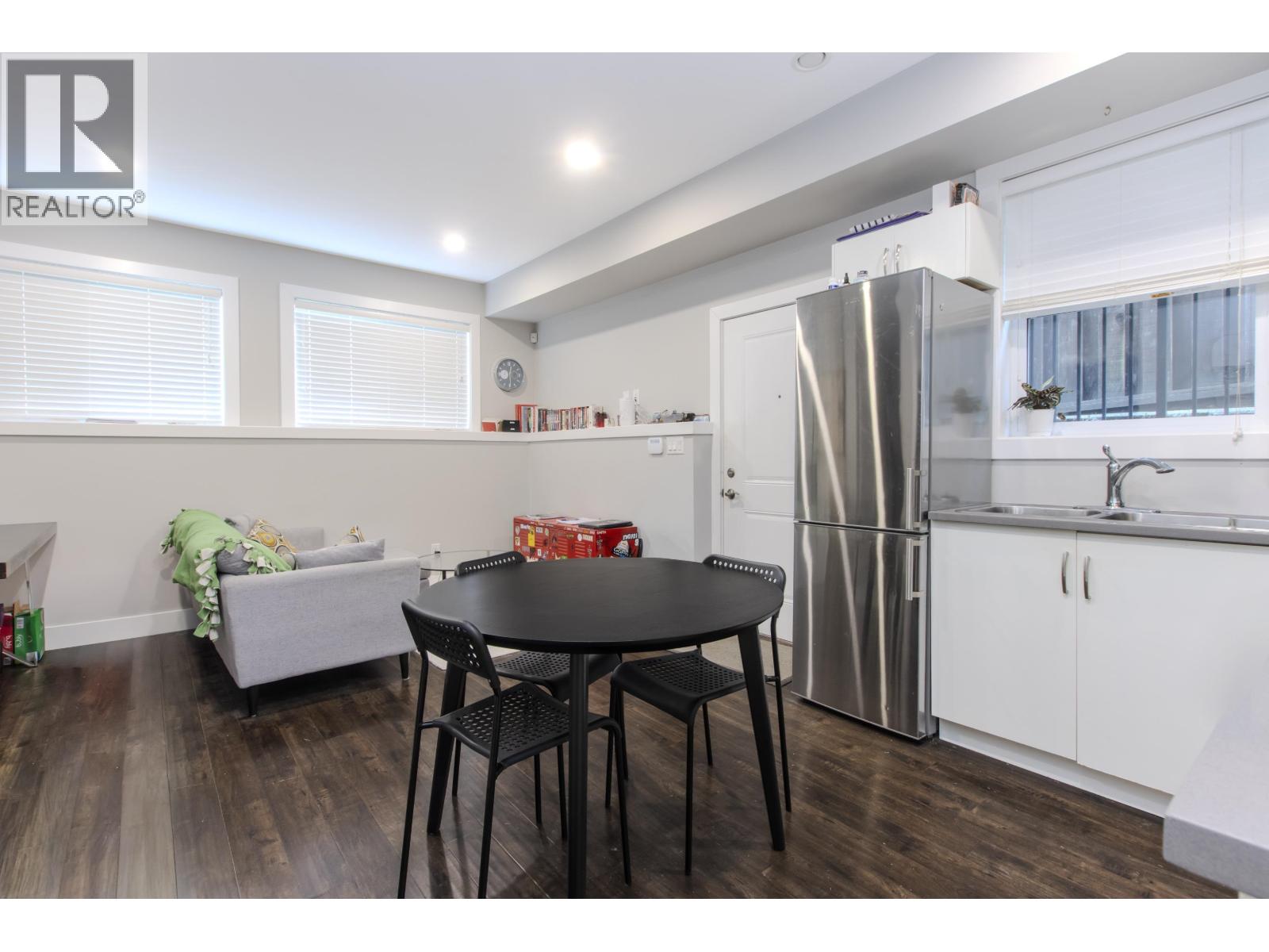 1018 JAY CRESCENT, Squamish