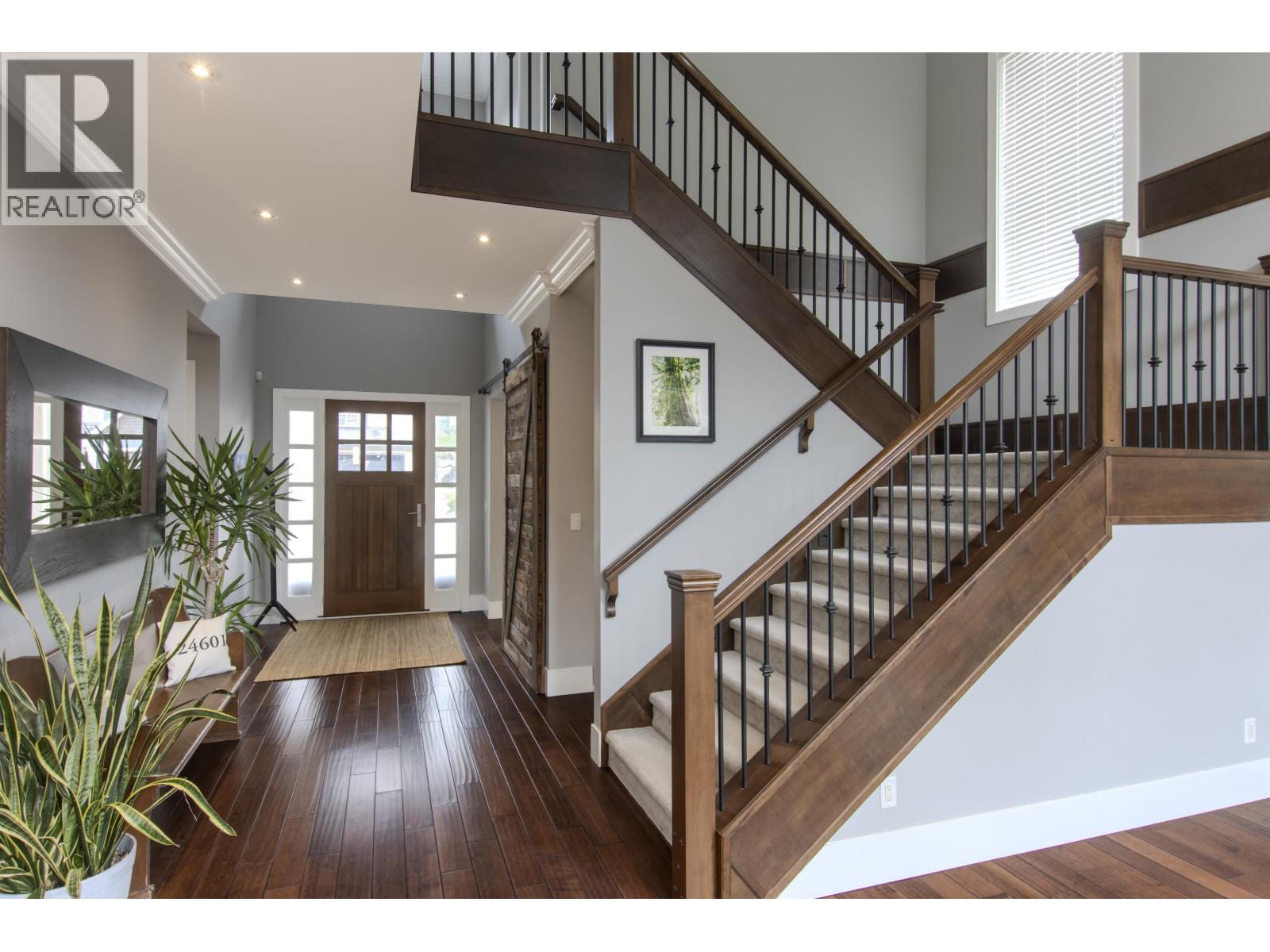 1018 JAY CRESCENT, Squamish