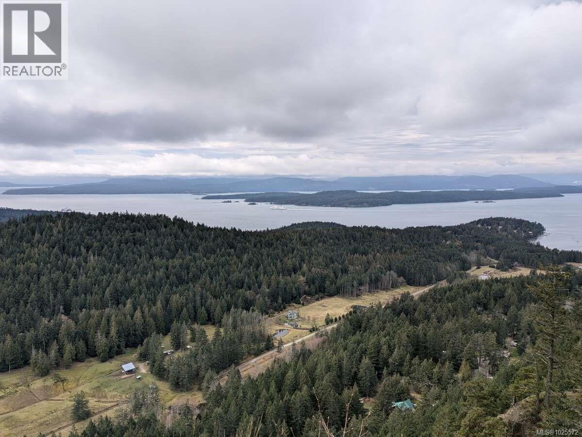 300 Wood Dale Dr, Mayne Island