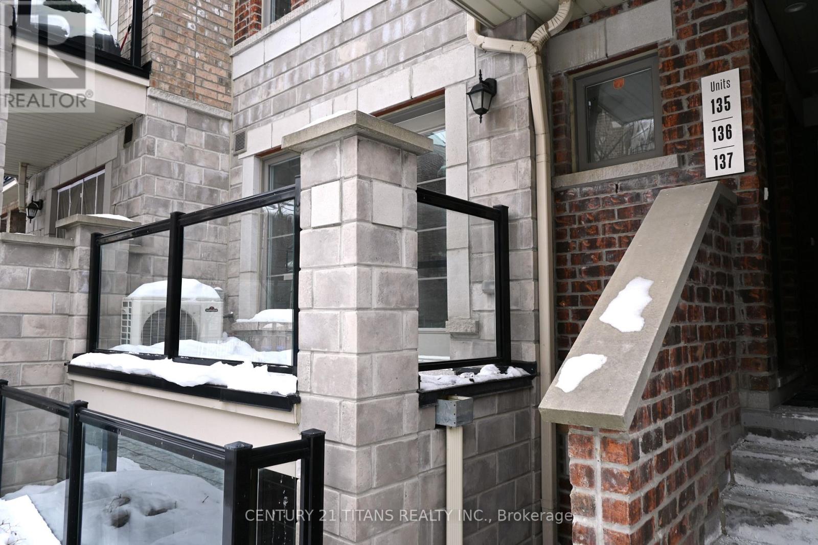 135 - 80 PARROTTA DRIVE - Photo 2 of 19, Toronto (Humberlea-Pelmo Park), Ontario