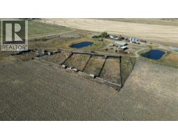 Primary Bedroom - 221036 Twp Rd 9 1 A Township, Rural Lethbridge County, AB T0K0T0 Photo 6