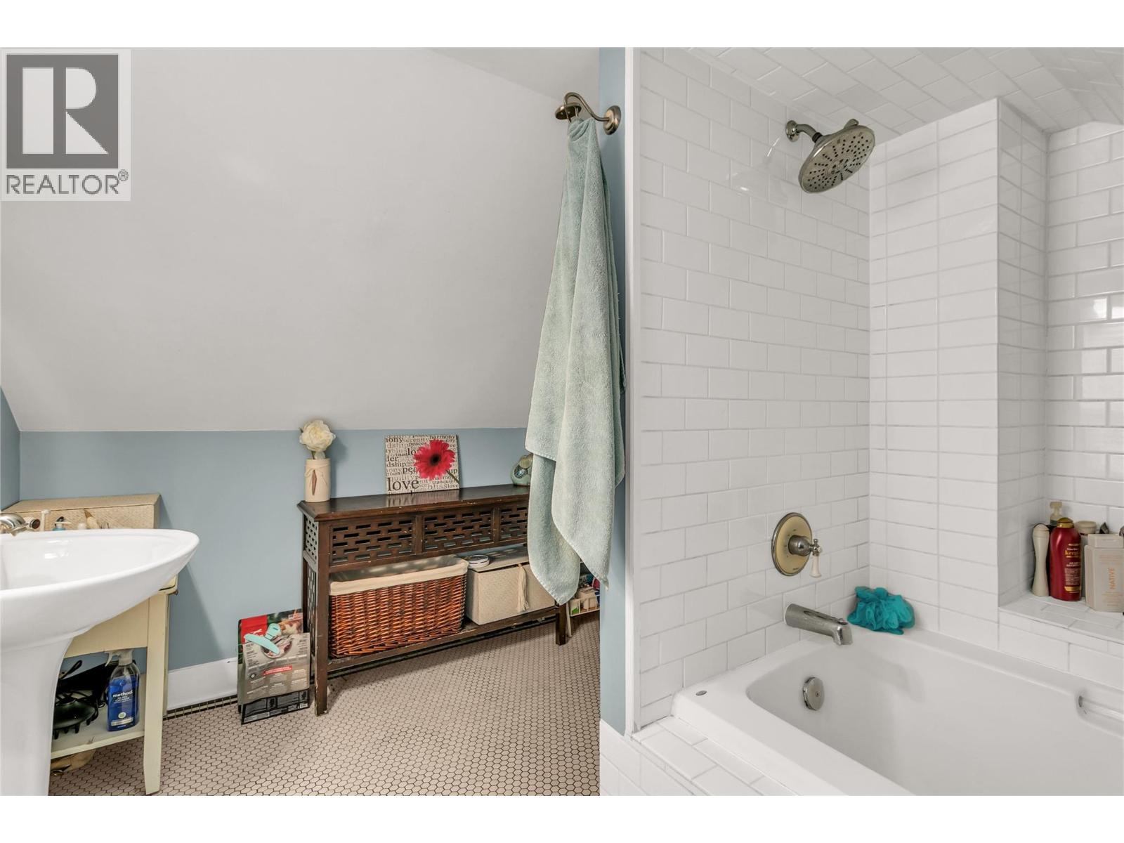  756 Stockwell Avenue, Kelowna