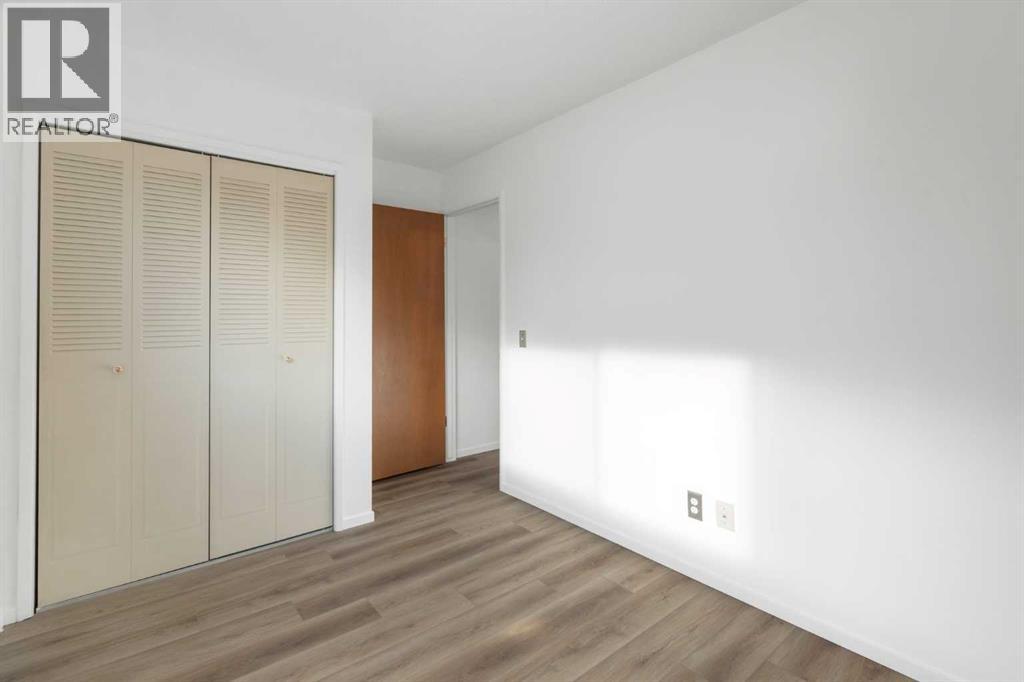 Single Family House Bungalow for Sale in  Dovercliffe Close SE Dover Calgary 