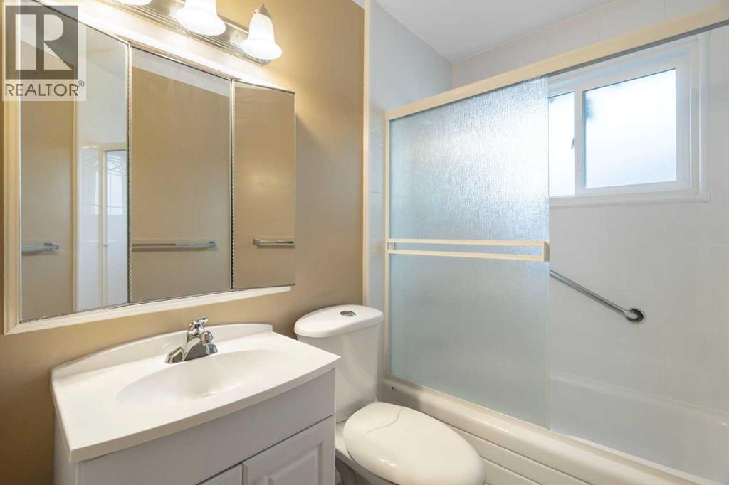 Single Family House Bungalow for Sale in  Dovercliffe Close SE Dover Calgary 