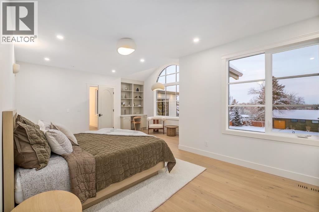 Single Family House for Sale in  Toronto Crescent NW St Andrews Heights Calgary 