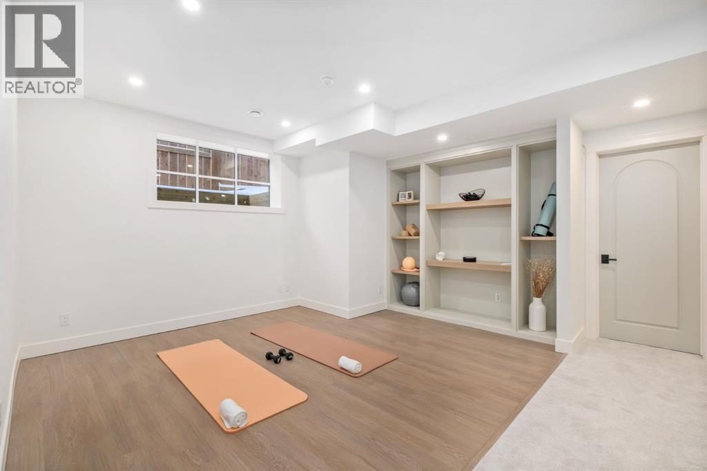 Single Family House for Sale in  Toronto Crescent NW St Andrews Heights Calgary 