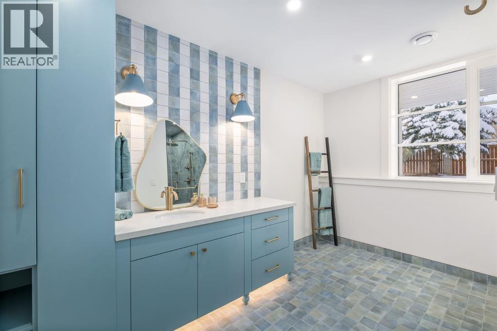 Single Family House for Sale in  Toronto Crescent NW St Andrews Heights Calgary 