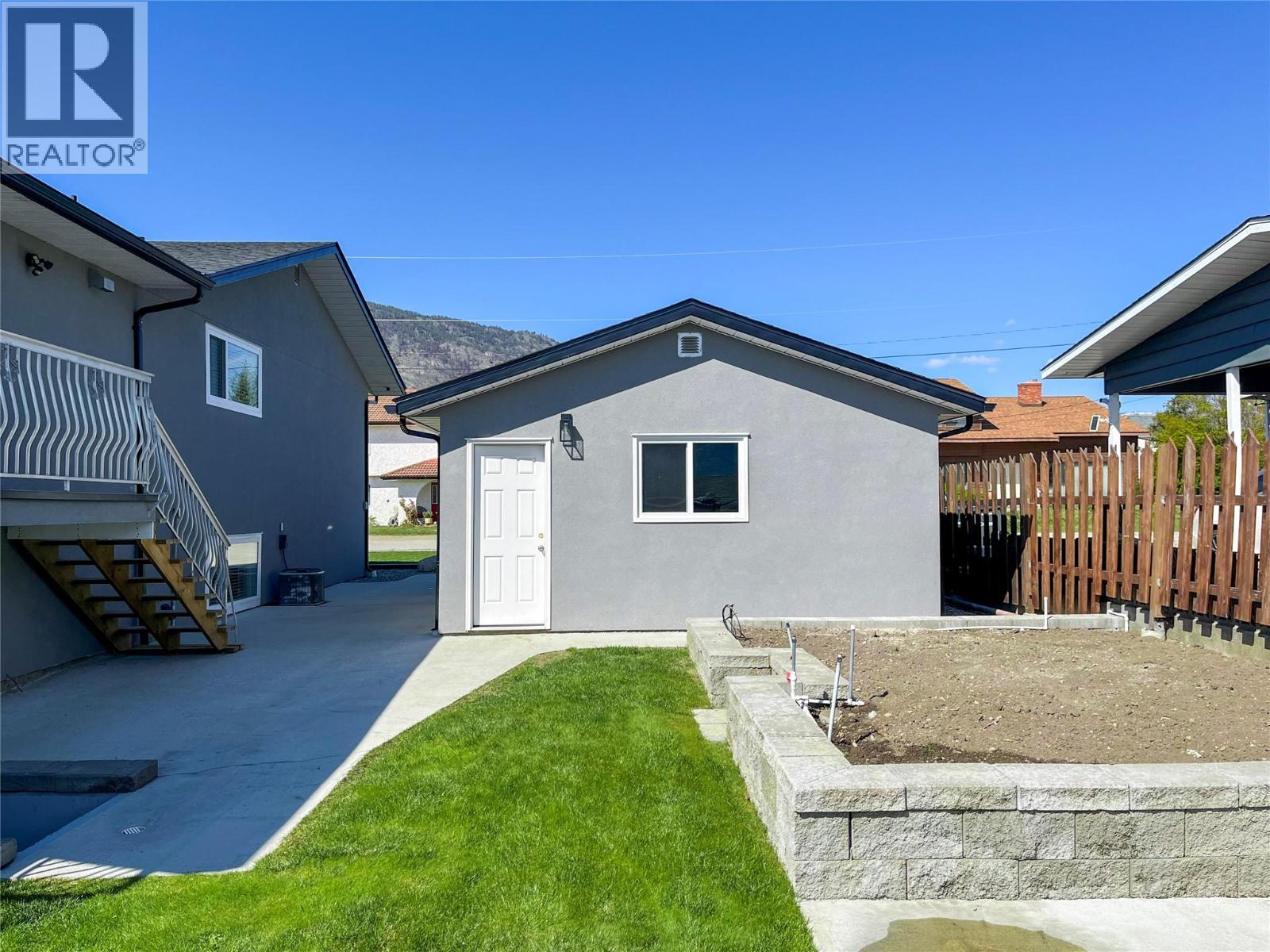 9106 Hummingbird Lane, Osoyoos