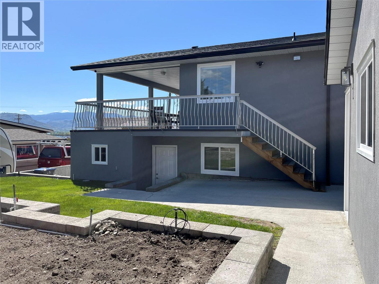 9106 Hummingbird Lane, Osoyoos