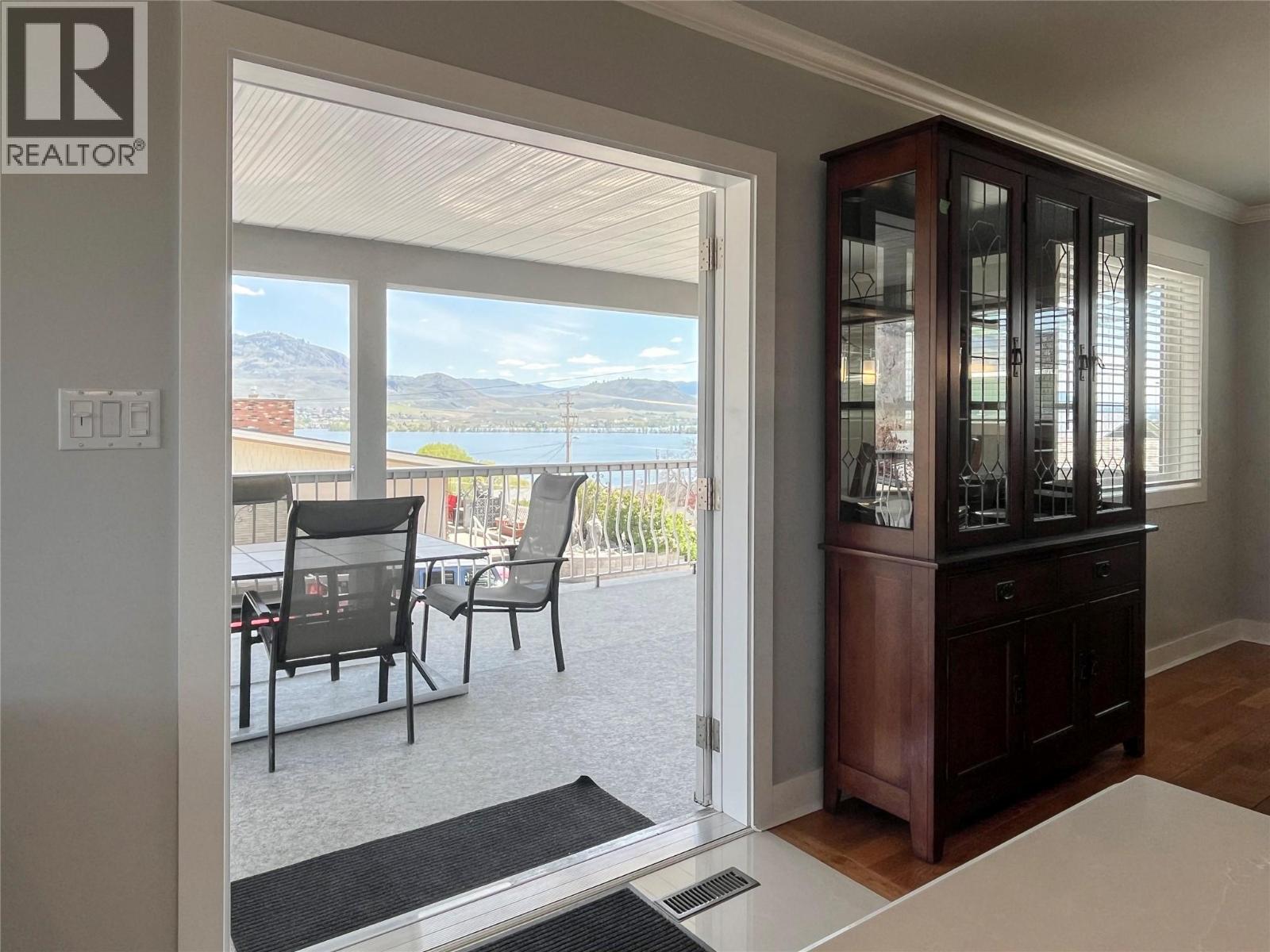 9106 Hummingbird Lane, Osoyoos