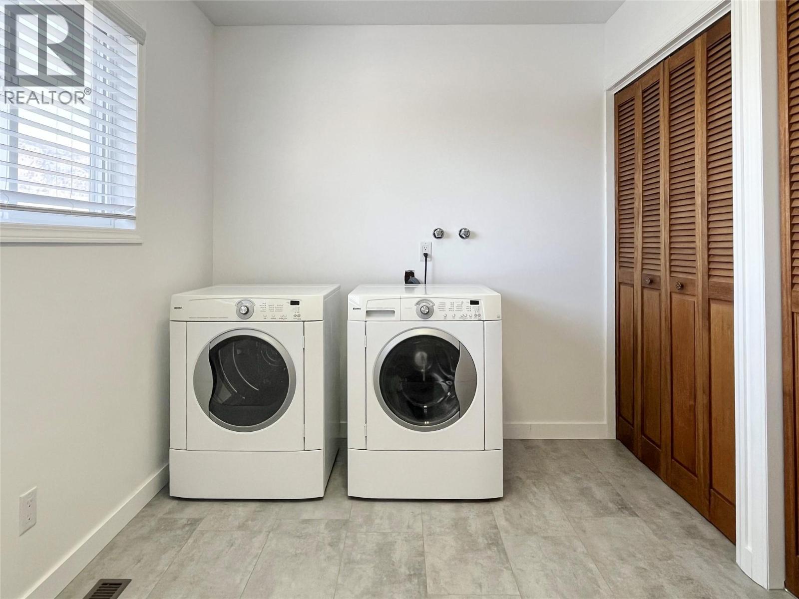 9106 Hummingbird Lane, Osoyoos