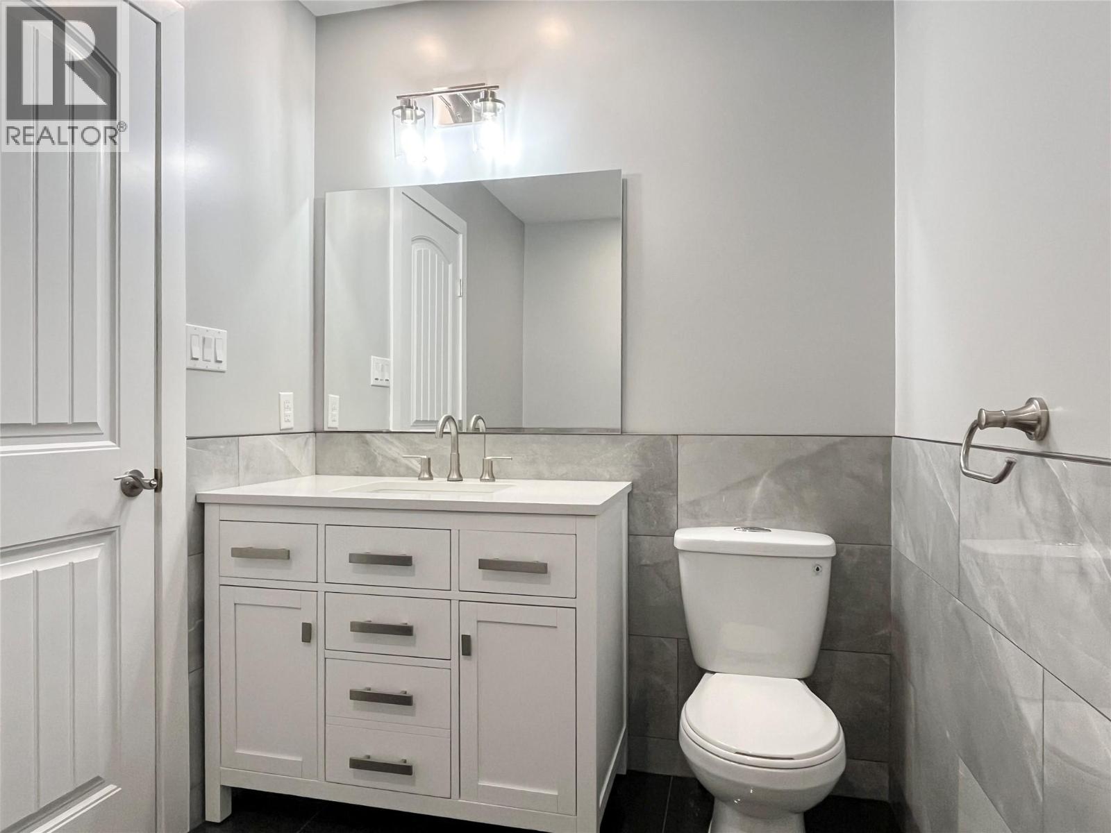 9106 Hummingbird Lane, Osoyoos