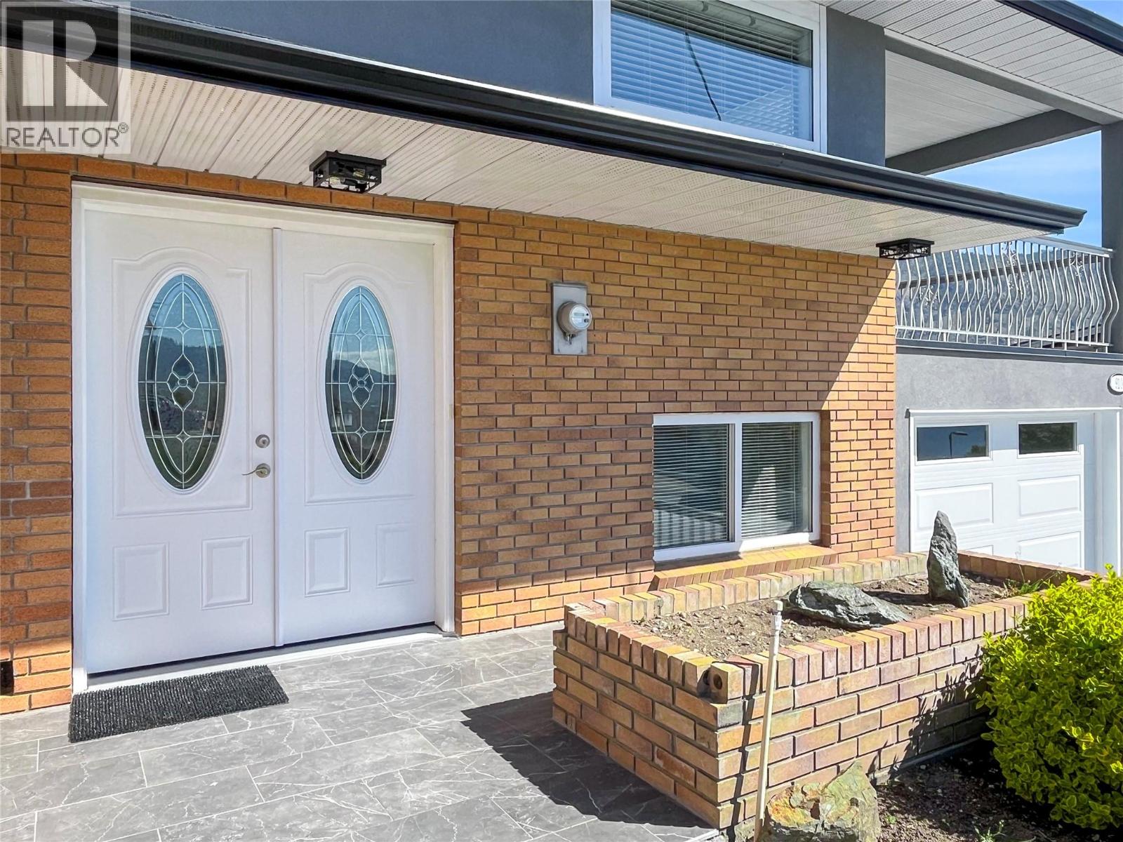 9106 Hummingbird Lane, Osoyoos