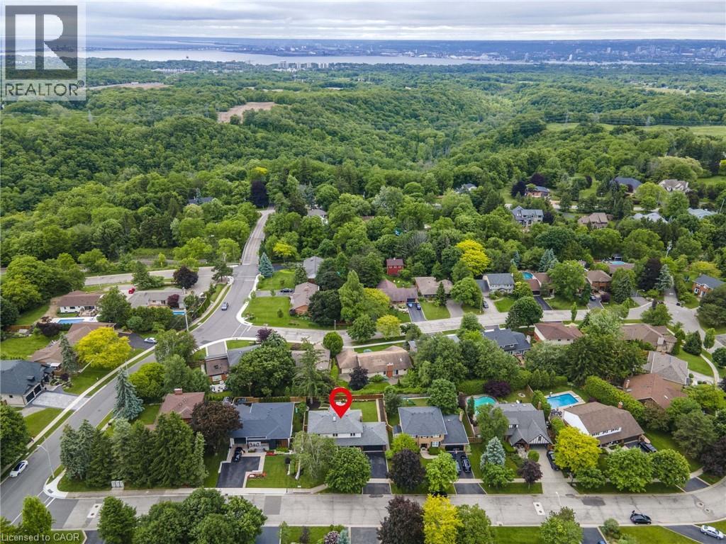 7 CARL Crescent - Photo 3 of 50, Waterdown, Ontario