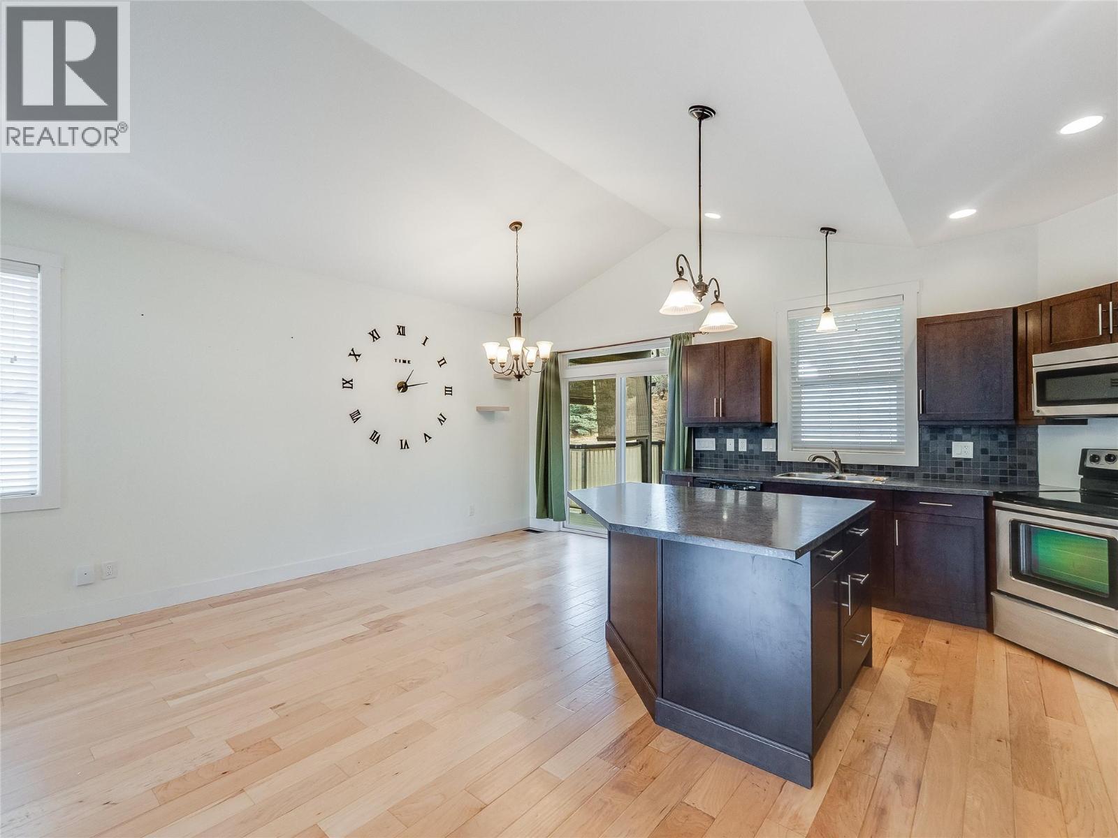 892 Waterloo Road, Castlegar