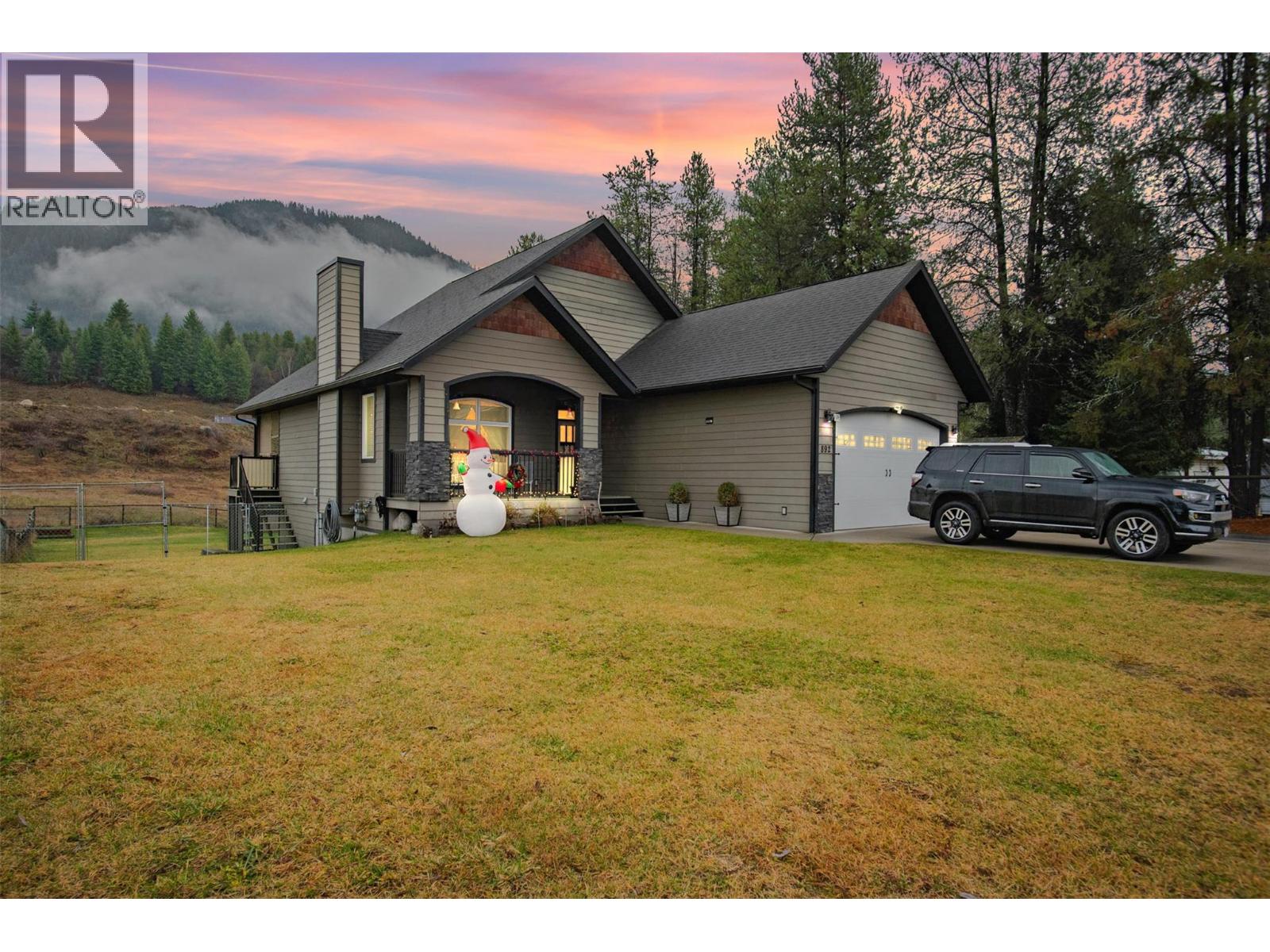 892 Waterloo Road, Castlegar