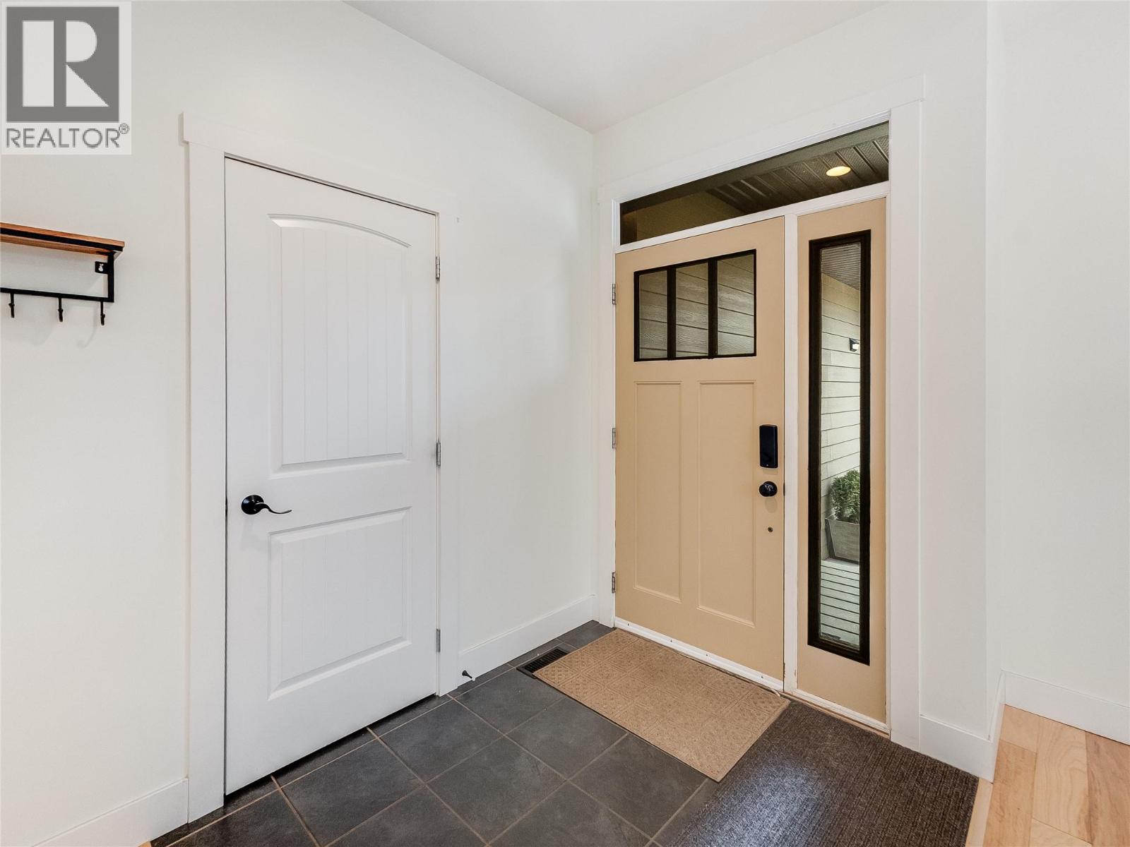 892 Waterloo Road, Castlegar