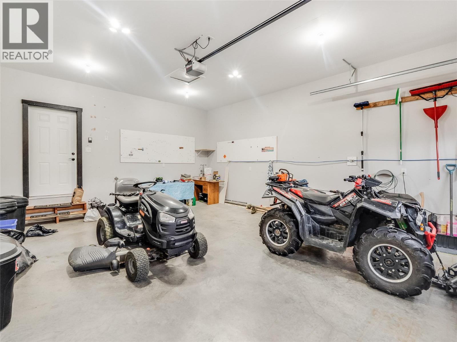 892 Waterloo Road, Castlegar