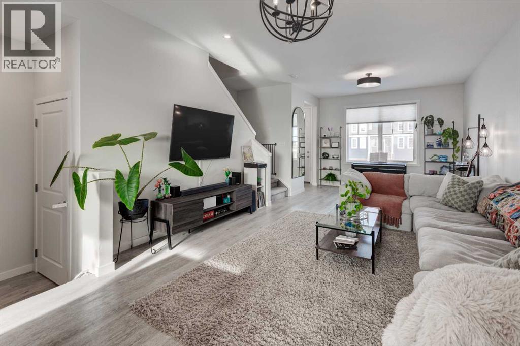 Single Family House for Sale in  Rangeview Drive SE Rangeview Calgary 