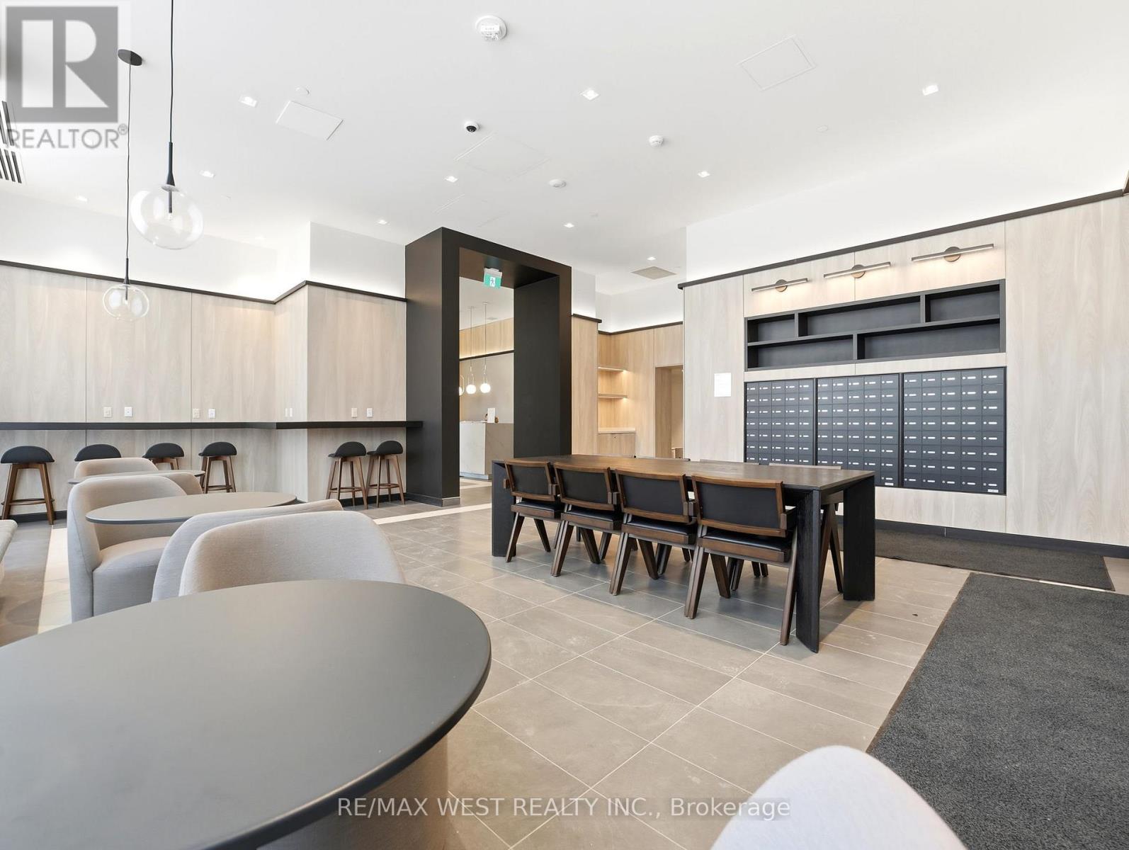 912 - 1 JARVIS STREET - Photo 3 of 11, Hamilton (Beasley), Ontario