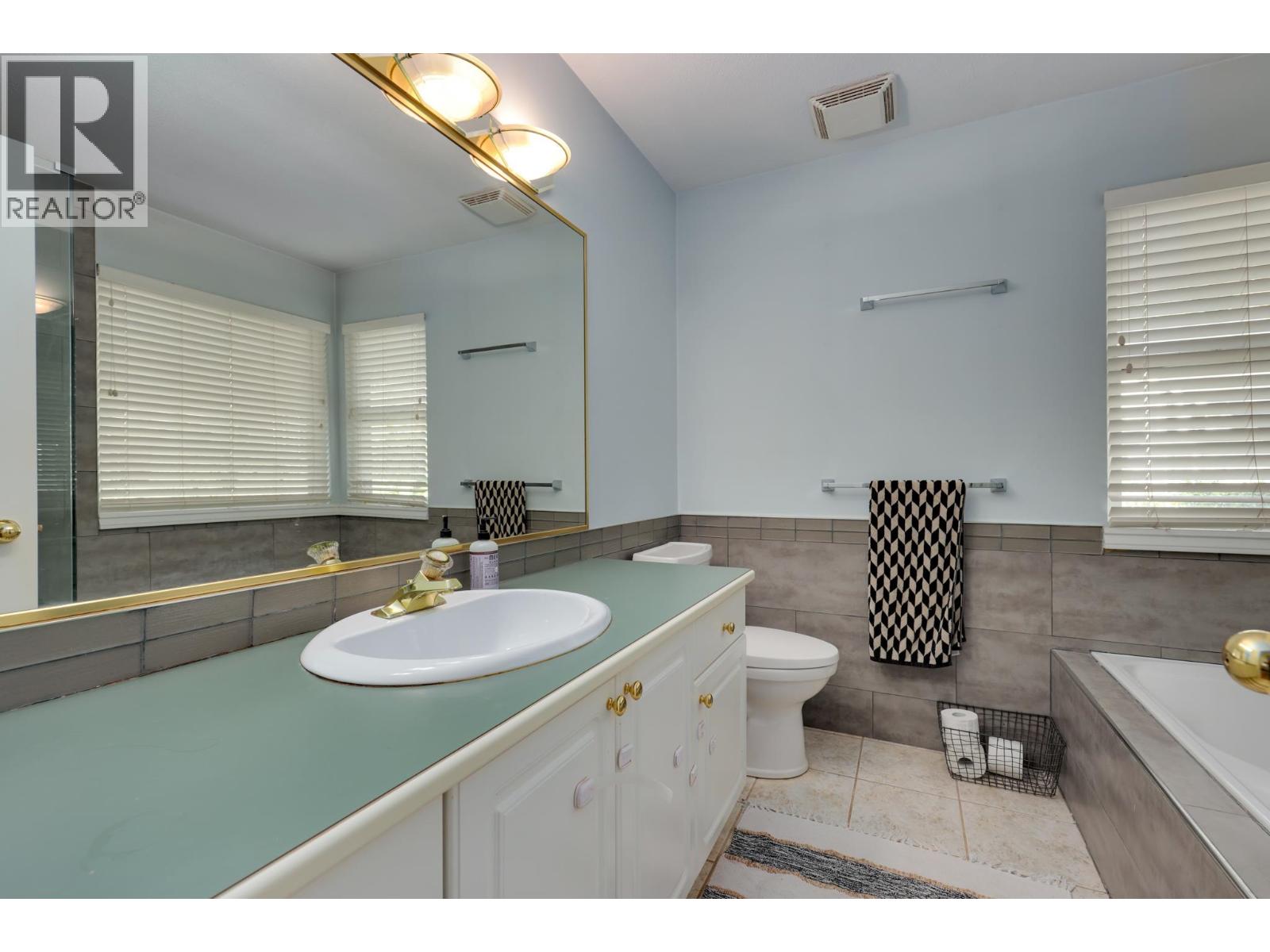 1400 RIVERSIDE DRIVE, North Vancouver