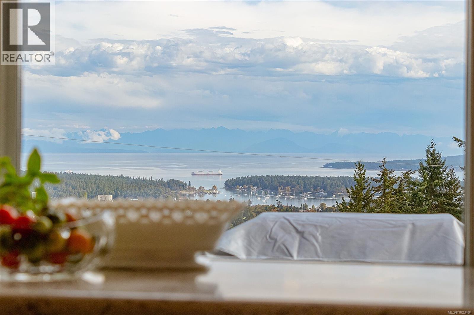 1089 College Dr, Nanaimo