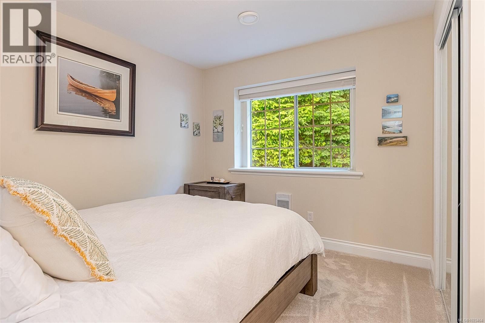 1089 College Dr, Nanaimo