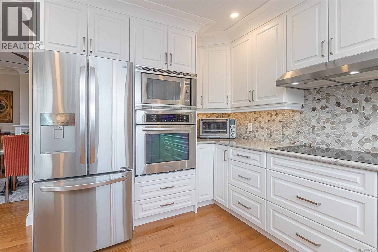 1089 College Dr, Nanaimo