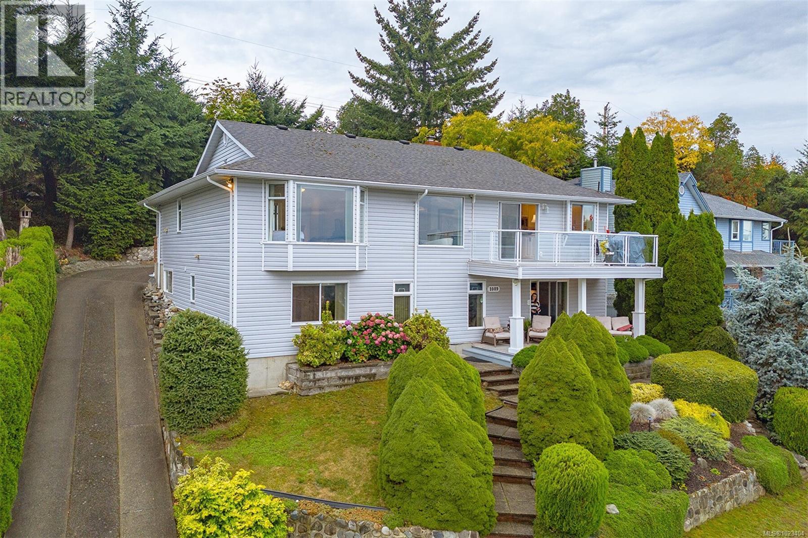 1089 College Dr, Nanaimo