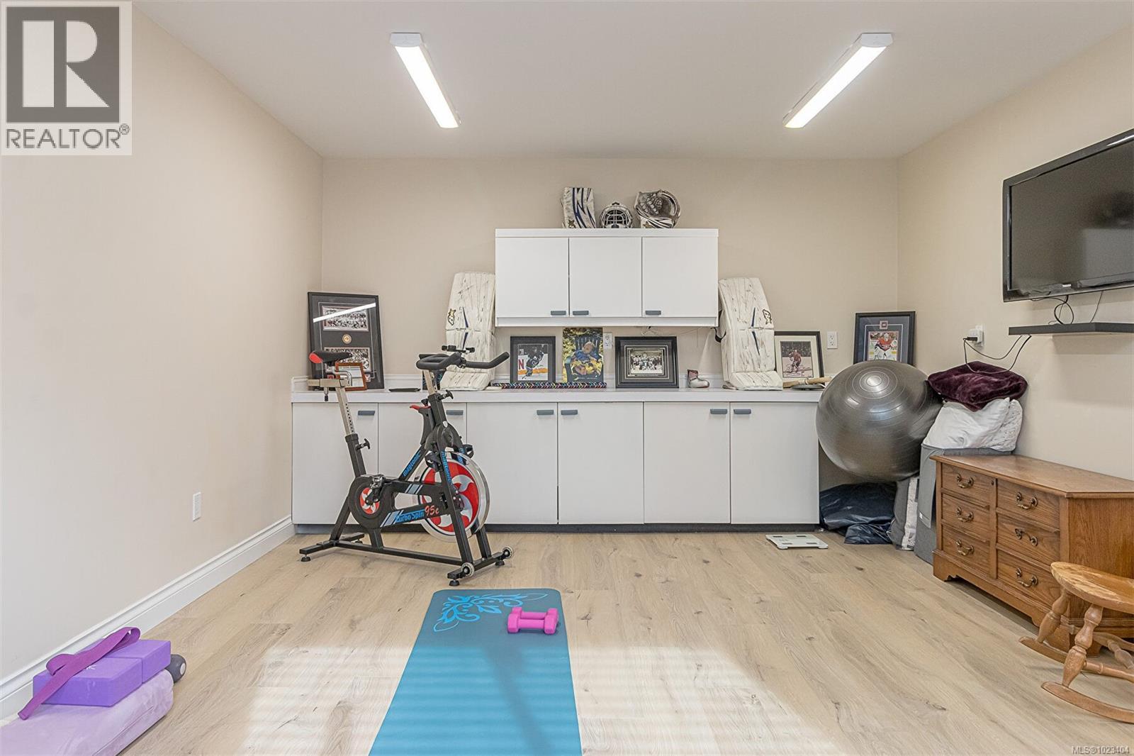 1089 College Dr, Nanaimo