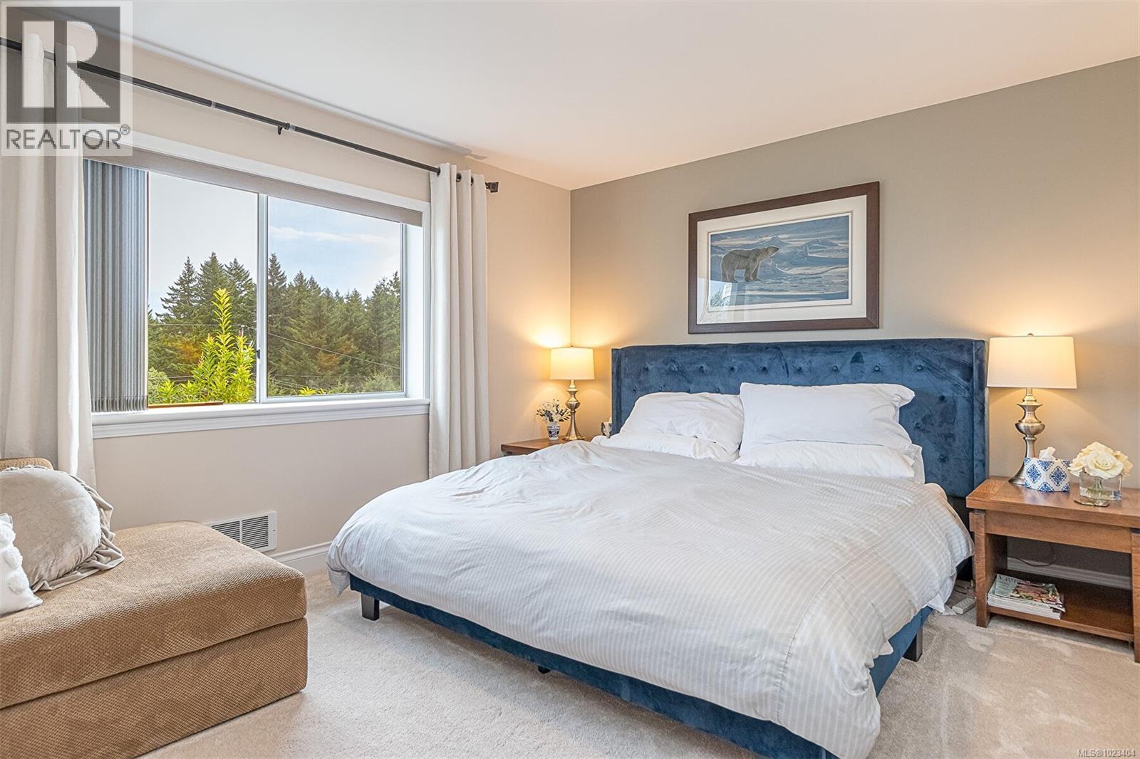 1089 College Dr, Nanaimo