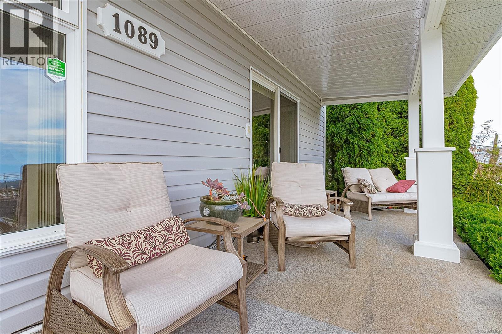 1089 College Dr, Nanaimo