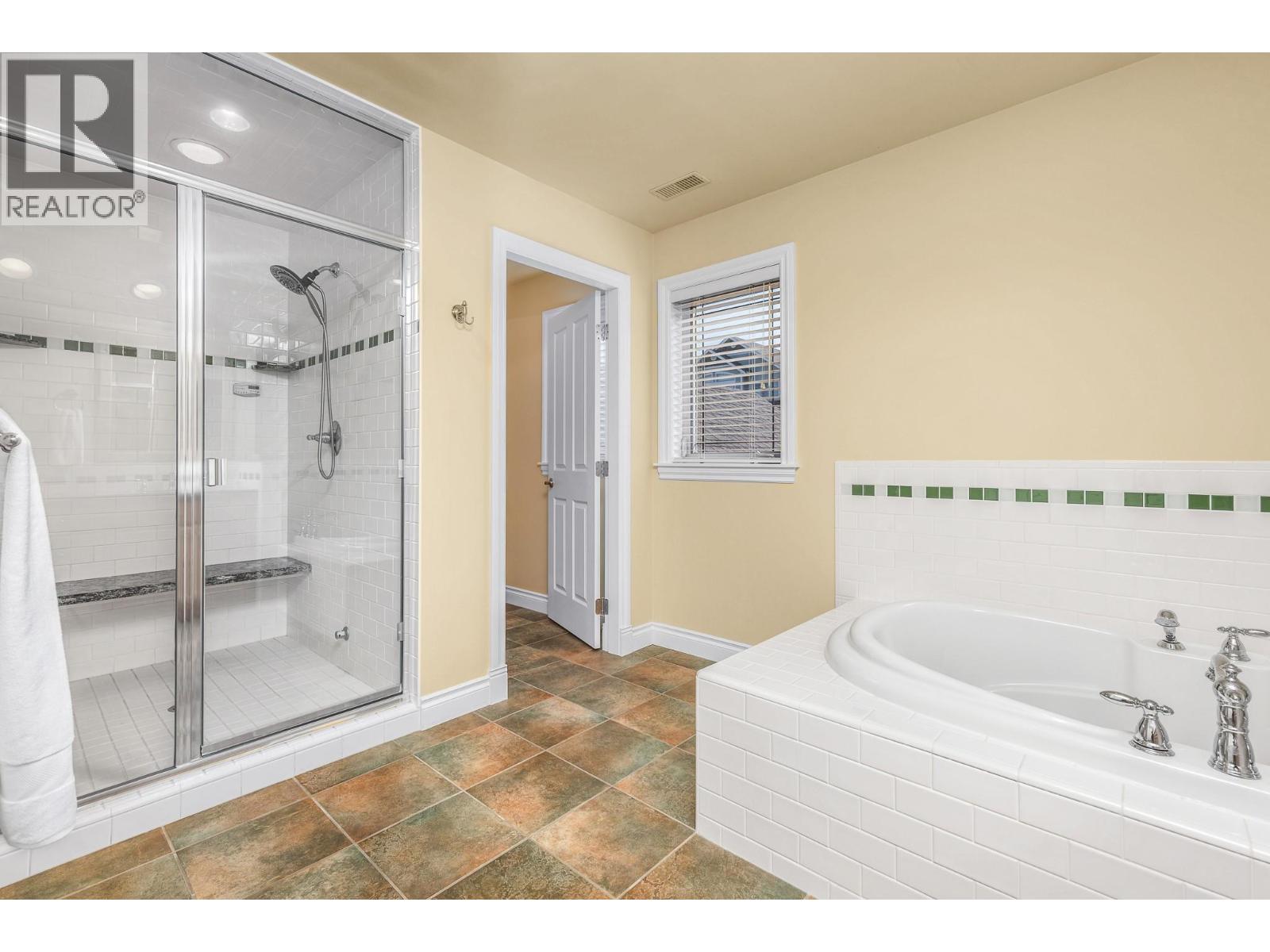 5 7769 Okanagan Landing Road, Vernon