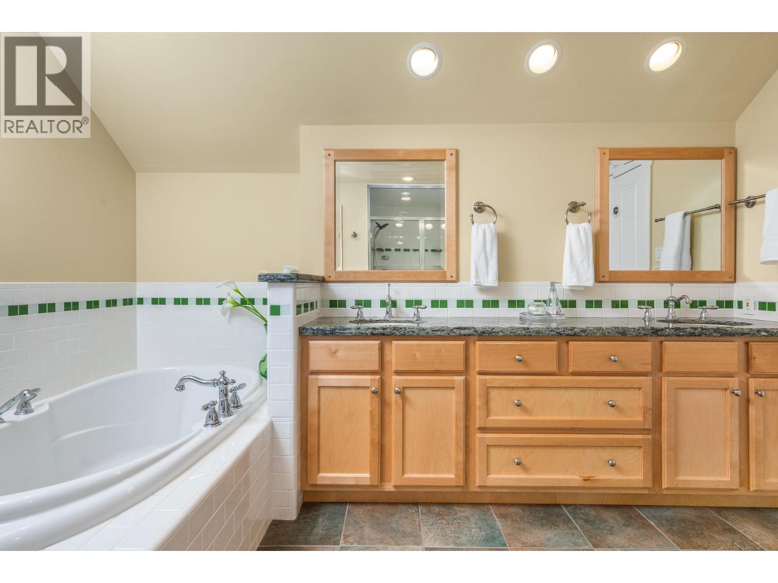 5 7769 Okanagan Landing Road, Vernon