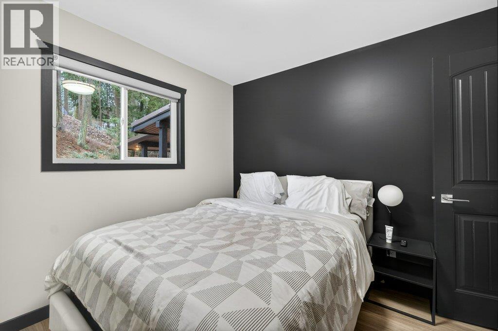 2622 Blind Bay Road, Blind Bay