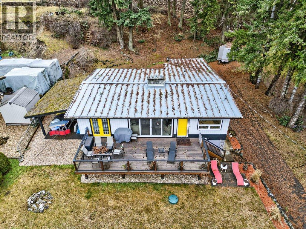 2622 Blind Bay Road, Blind Bay